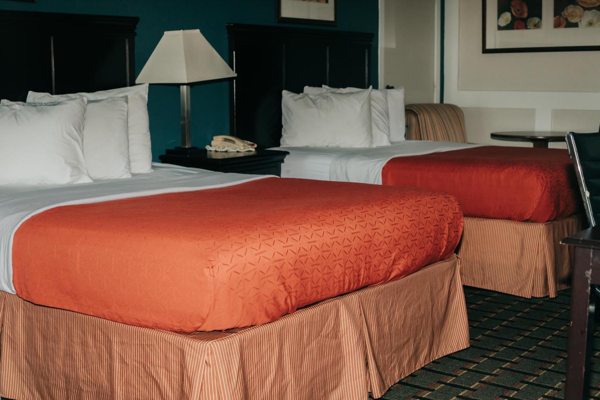 Victorian Inn & Suites แนโคโดเชส ภายนอก รูปภาพ