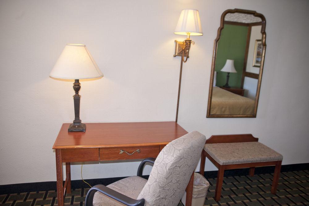 Victorian Inn & Suites แนโคโดเชส ภายนอก รูปภาพ