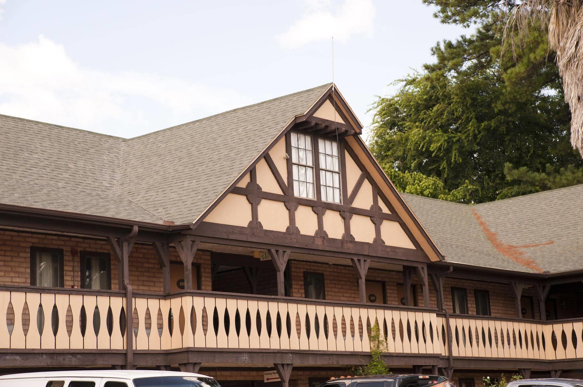 Victorian Inn & Suites แนโคโดเชส ภายนอก รูปภาพ