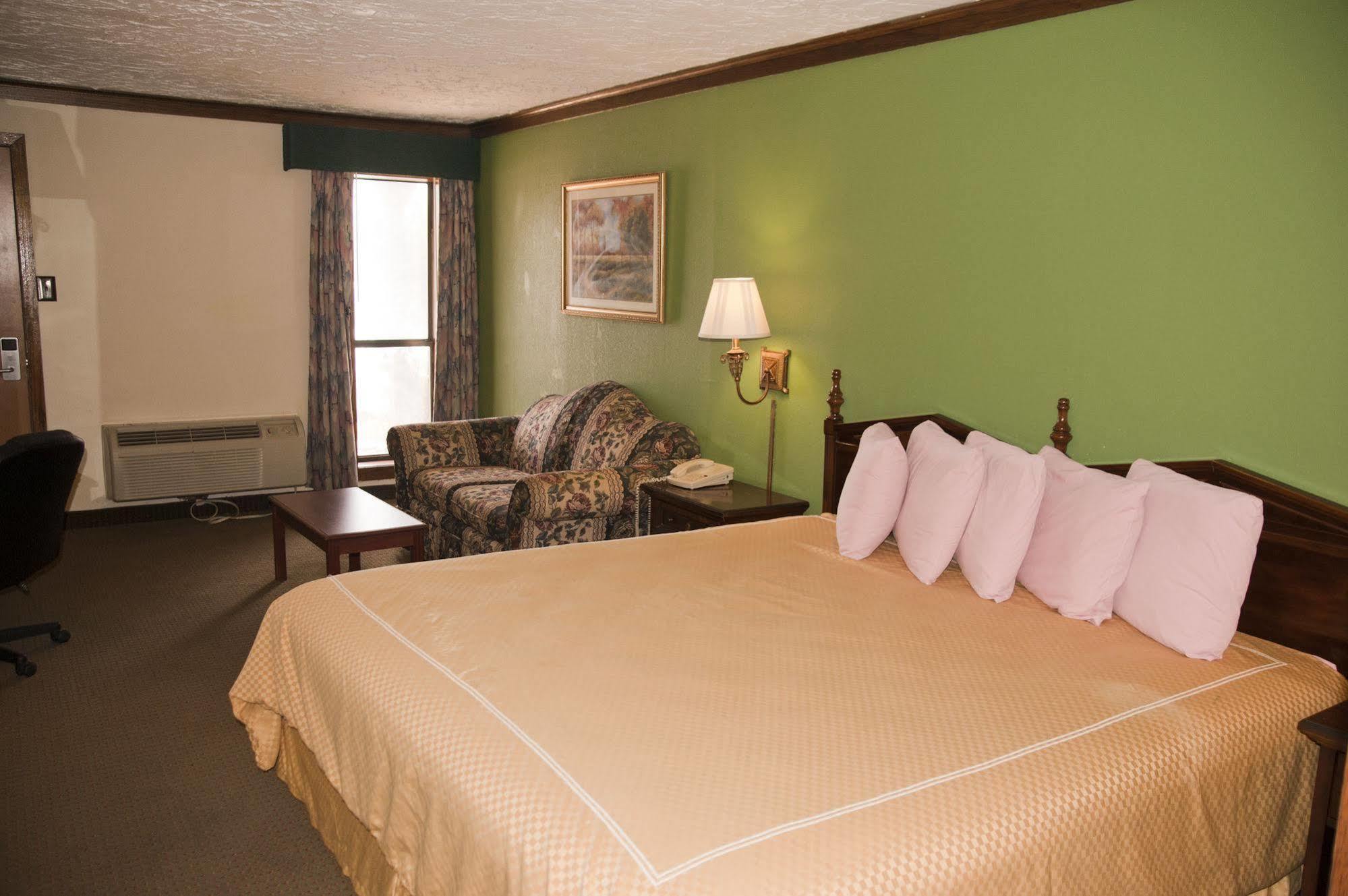 Victorian Inn & Suites แนโคโดเชส ภายนอก รูปภาพ
