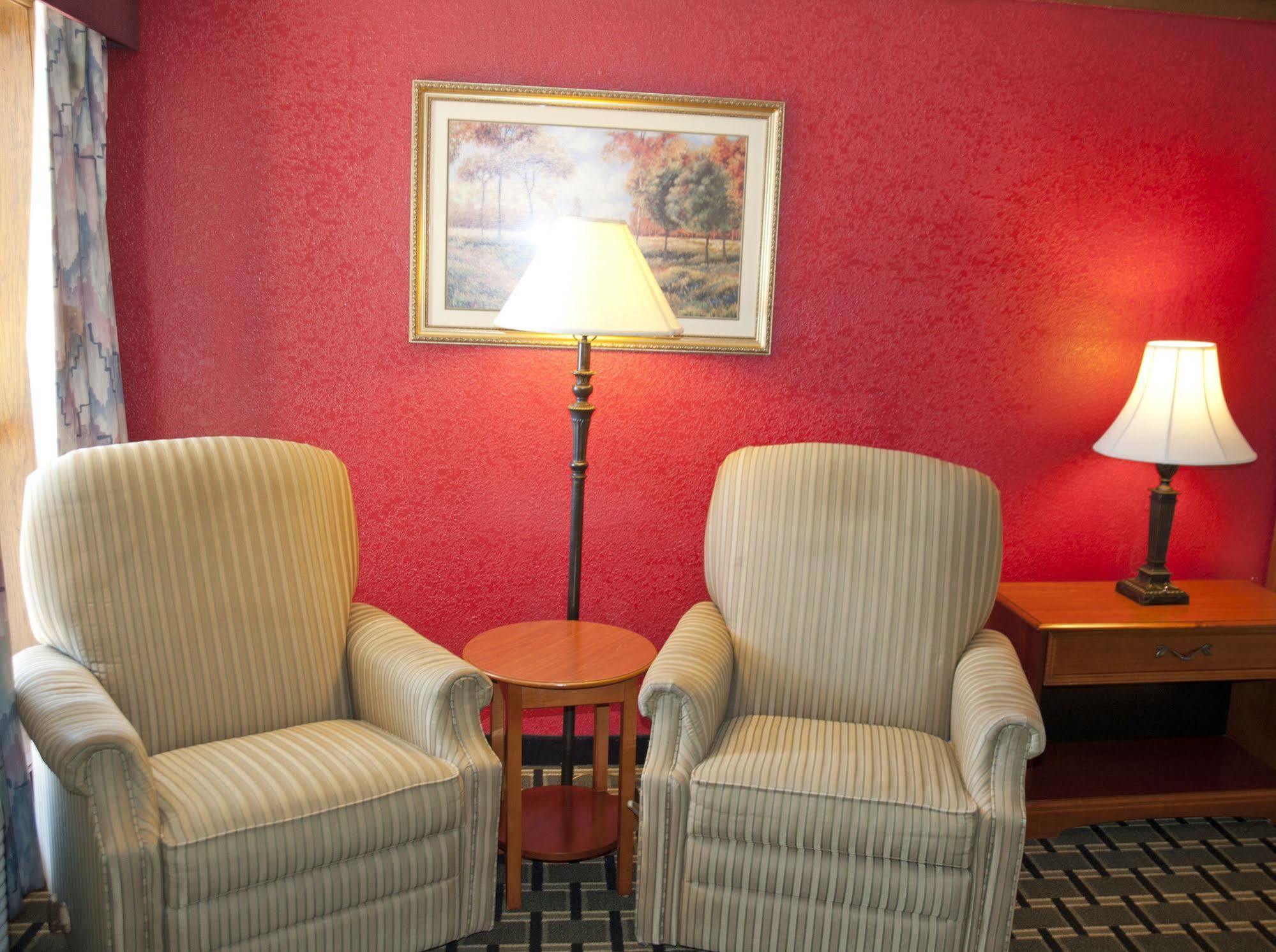 Victorian Inn & Suites แนโคโดเชส ภายนอก รูปภาพ